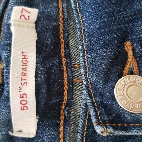 Levi's Women's 505 Straight Jeans - Picture 8 of 10